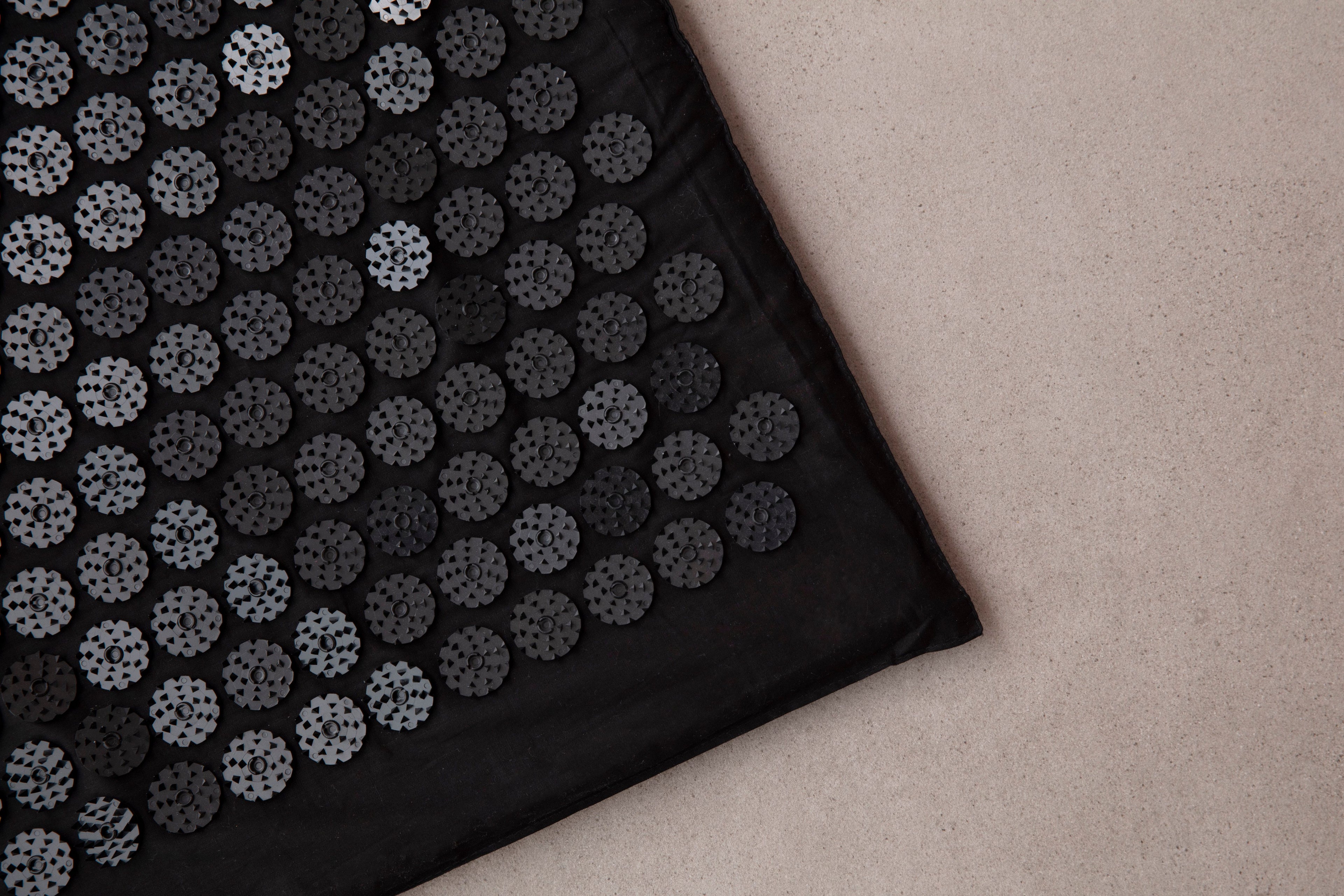 Tapete de acupresión negro Tibia con almohada cervical, kit de relajación para espalda y cuello