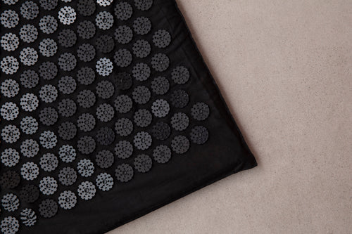 Tapete de acupresión negro Tibia con almohada cervical, kit de relajación para espalda y cuello